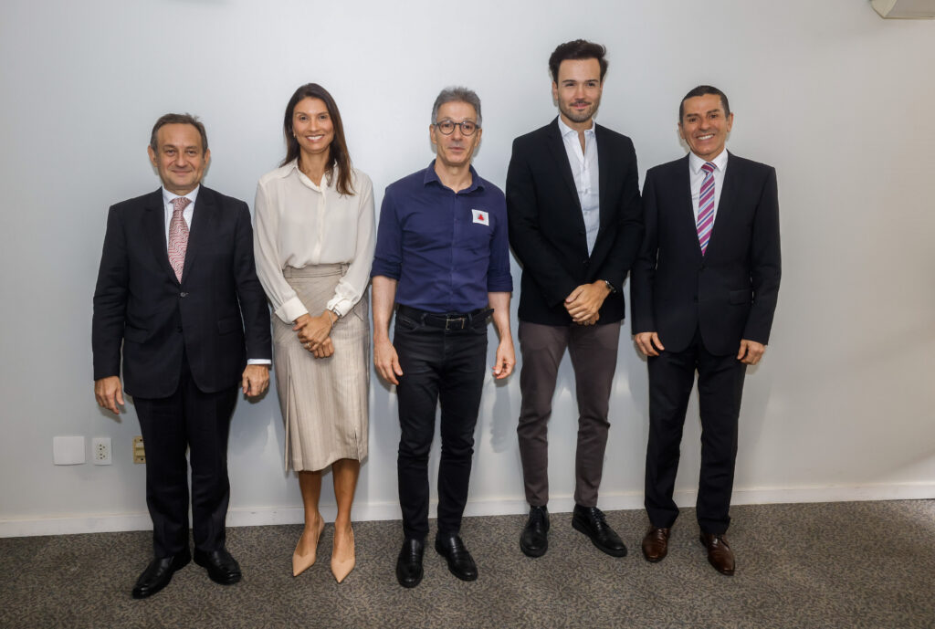 Defensora pública-geral participa de café da manhã com o governador Romeu Zema