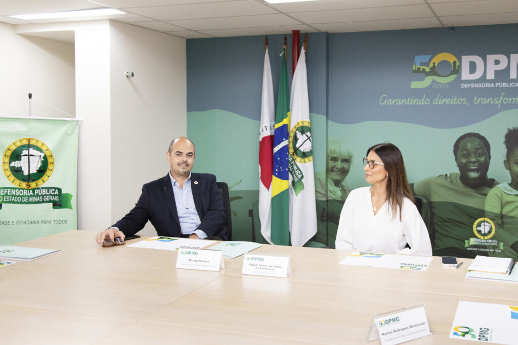 Defensora pública-geral recebe governador em visita de cortesia à DPMG 
