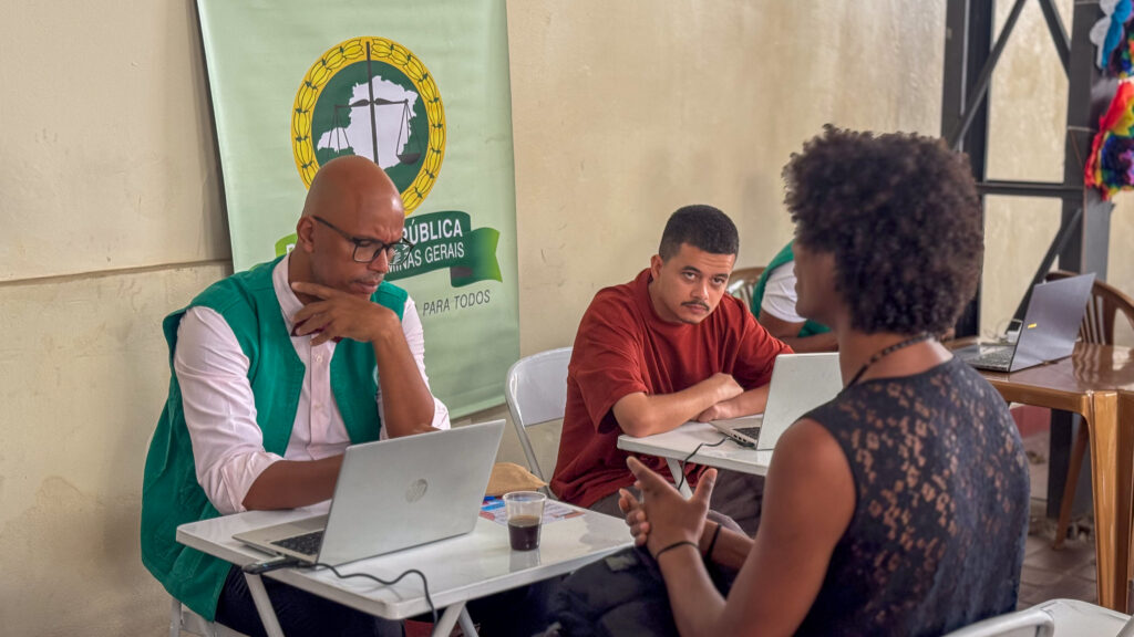 Defensoria Pública Itinerante leva serviços e acolhimento a mulheres trans e travestis no Bairro Lagoinha 