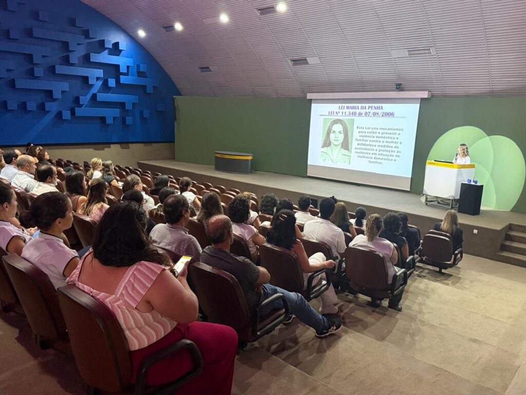 Defensoria Pública realiza palestra sobre violência contra a mulher para funcionários do Hospital Sarah