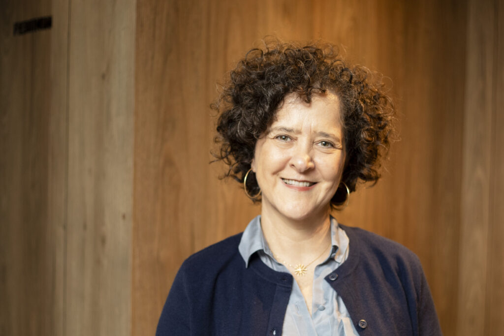 Roda de Conversa com a escritora Carla Madeira