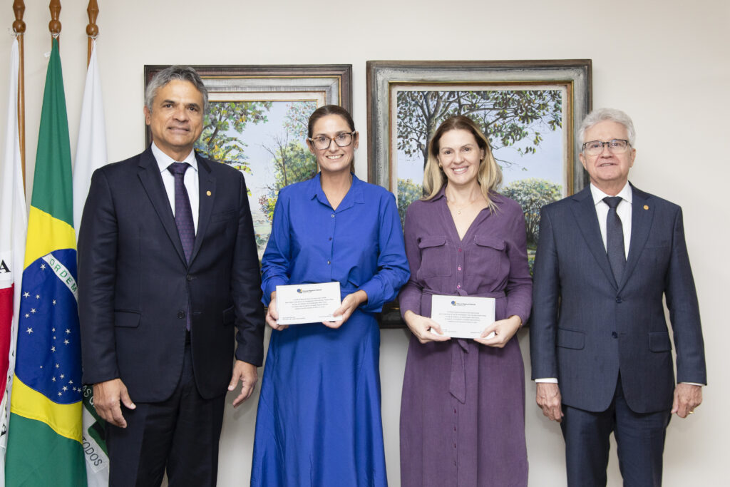 Defensora-geral recebe visita do novo presidente e vice-presidente do Tribunal Regional Eleitoral de Minas Gerais