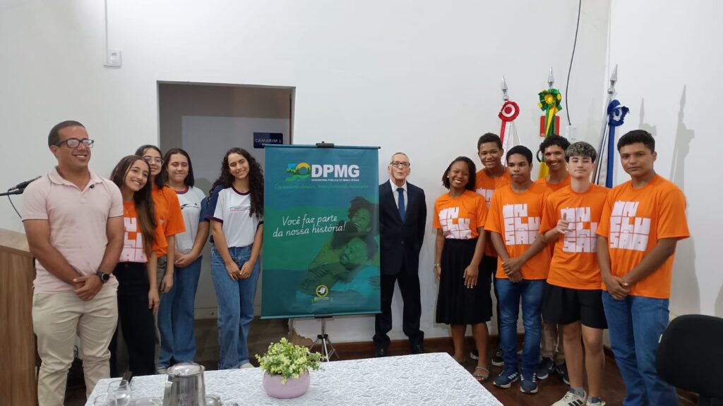 Defensoria Pública debate inclusão e neurodivergência no programa Parlamento Jovem Minas em Manhuaçu